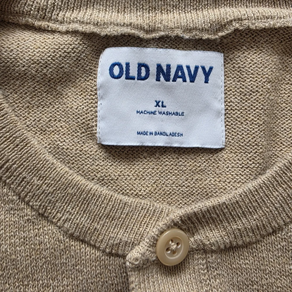 Old Navy XL Tan Henley Lightweight Knit Cozy Sweater Minimal Classic Neutral